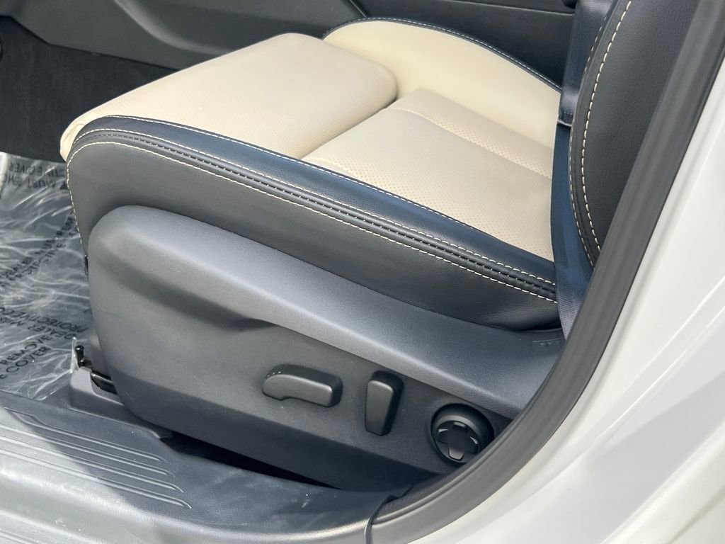 Certified 2025 Subaru Outback Limited image 23