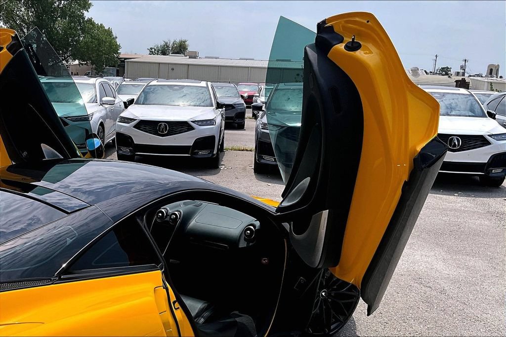 Used 2023 McLaren GT RWD image 22
