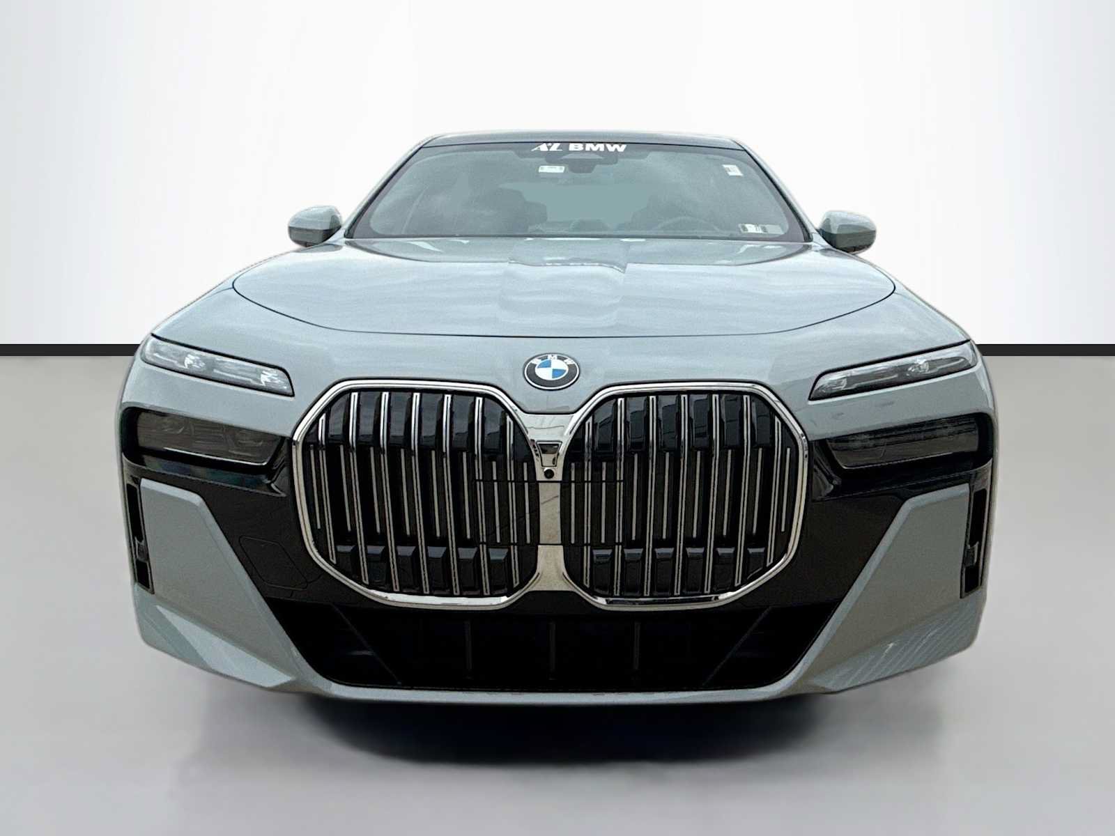 Used 2026 BMW 760i xDrive AWD/4WD image 2