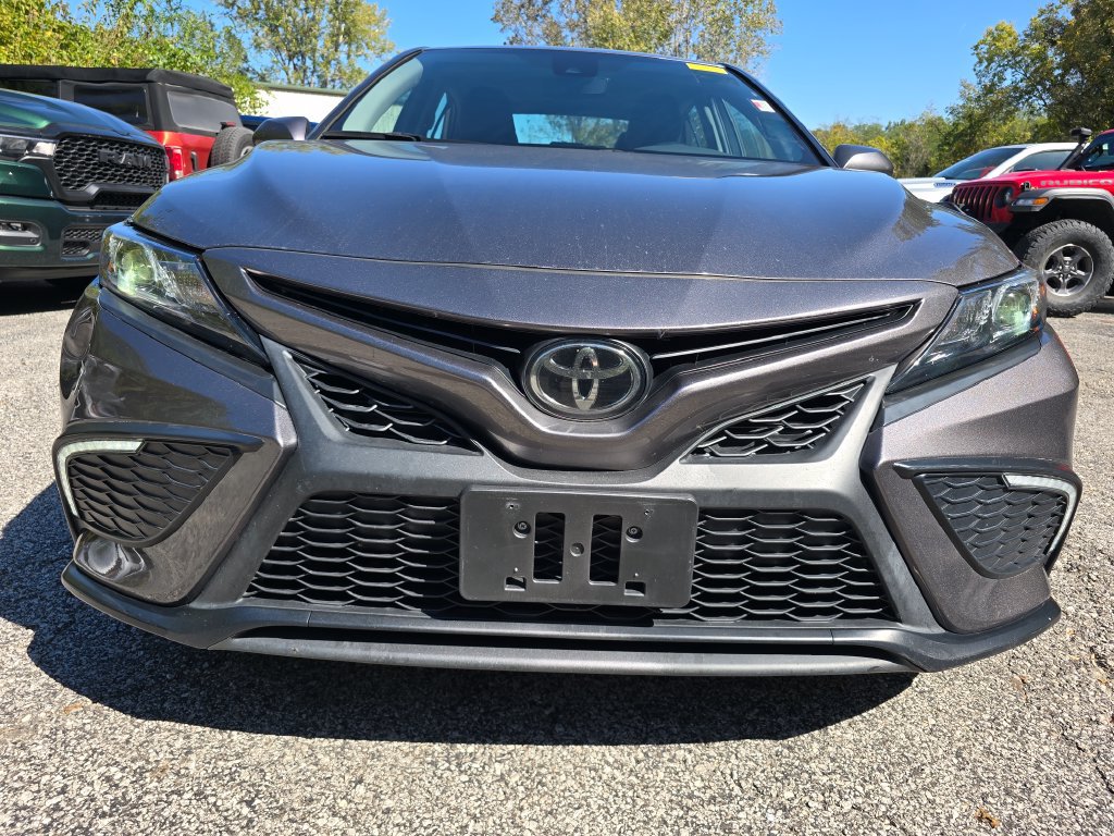 Used 2023 Toyota Camry SE FWD image 11
