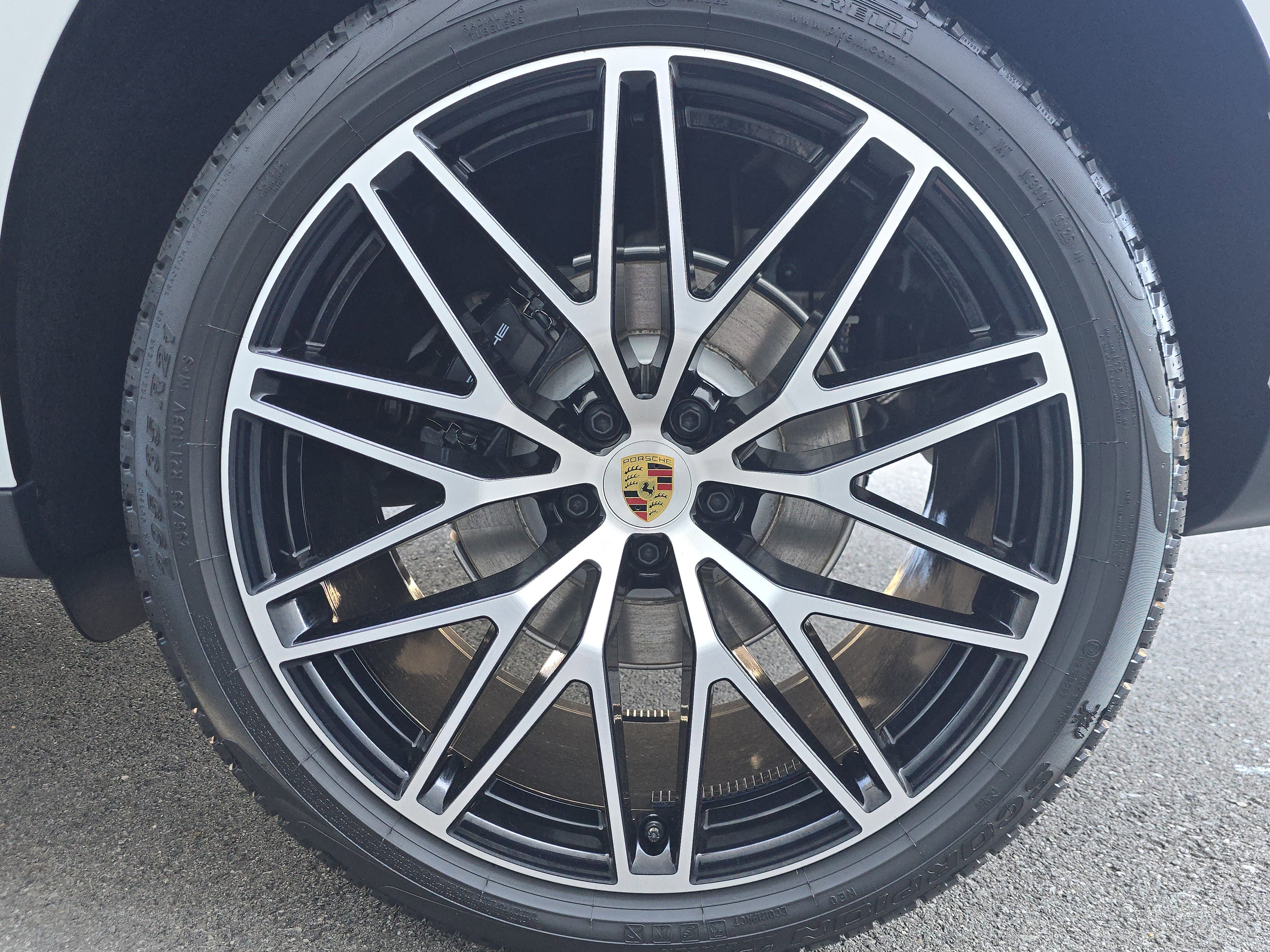 New 2026 Porsche Macan AWD/4WD image 27