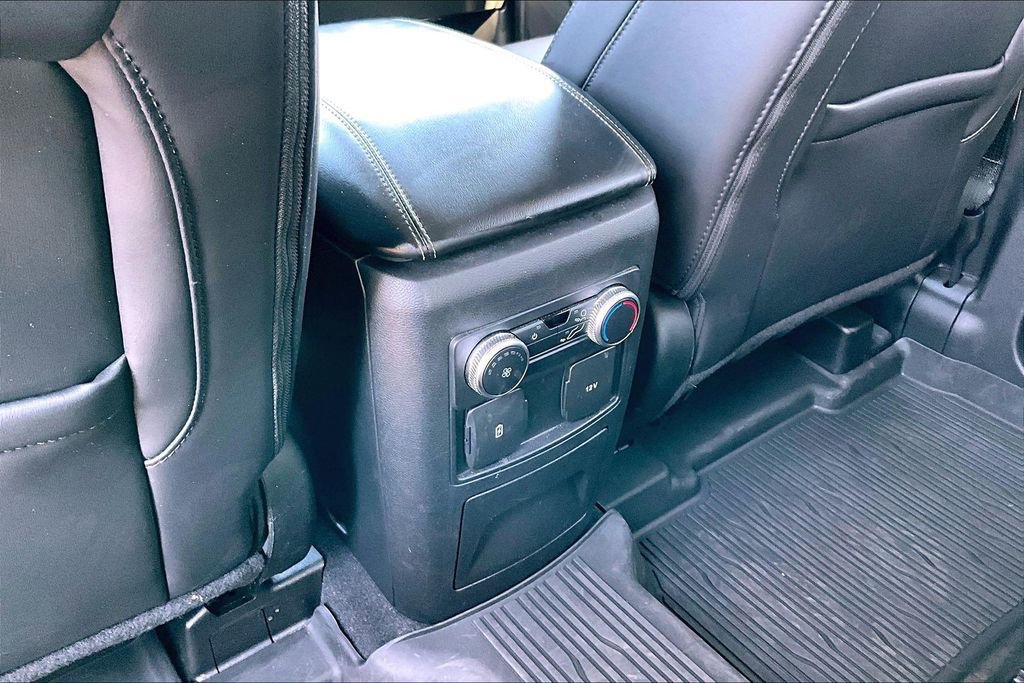 Used 2022 Ford Explorer XLT w/ Equipment Group 202A image 10