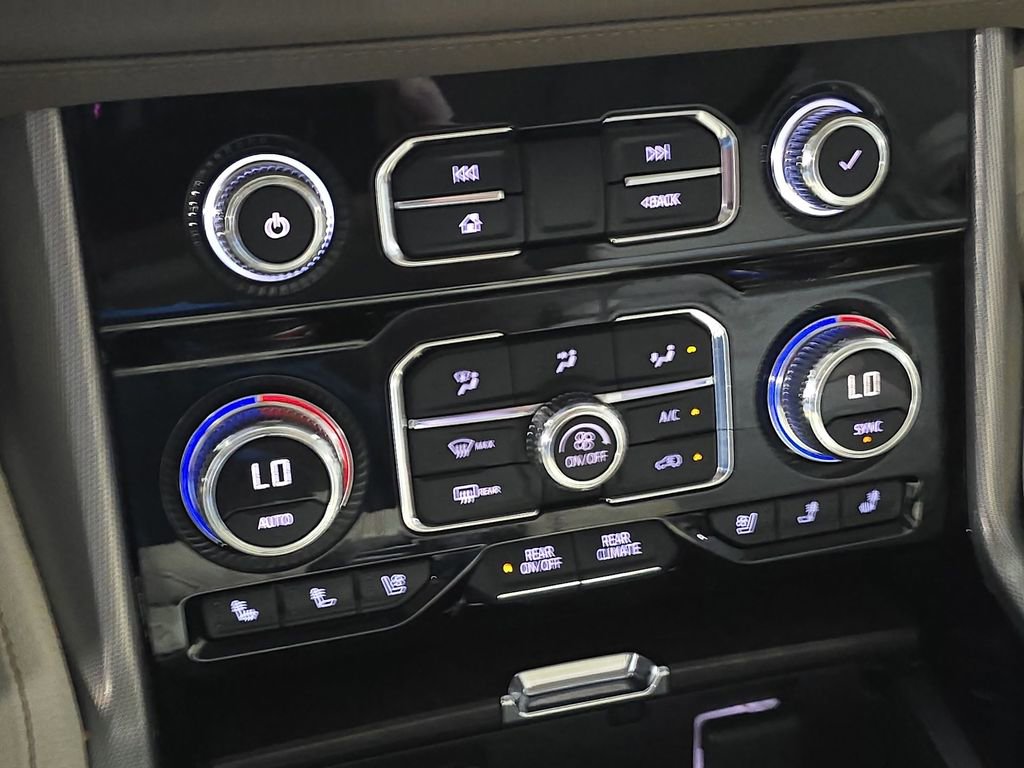 Used 2021 GMC Yukon Denali w/ Denali Premium Package image 25