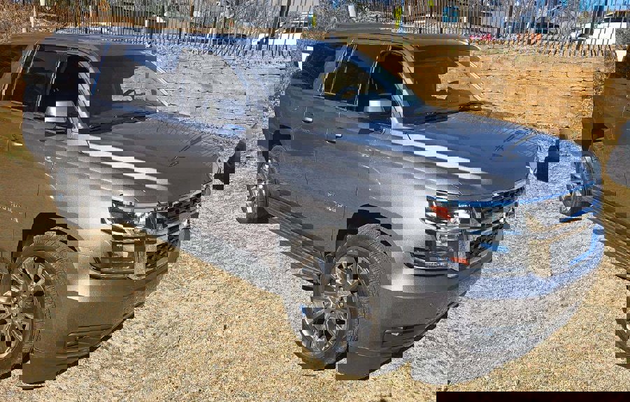 Used 2018 Chevrolet Suburban LT w/ Luxury Package image 3