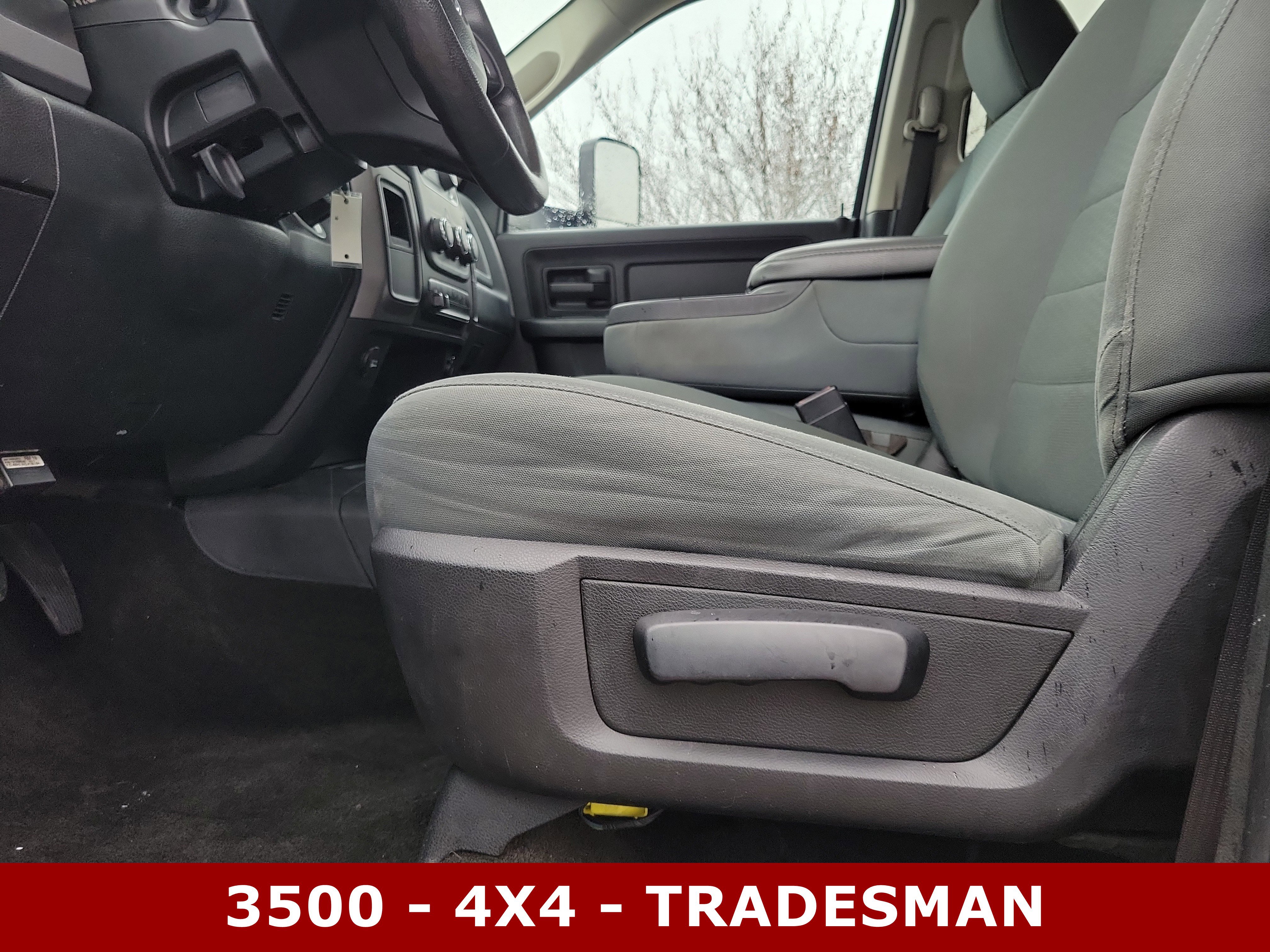Used 2017 RAM 3500 Tradesman w/ Chrome Appearance Group image 16
