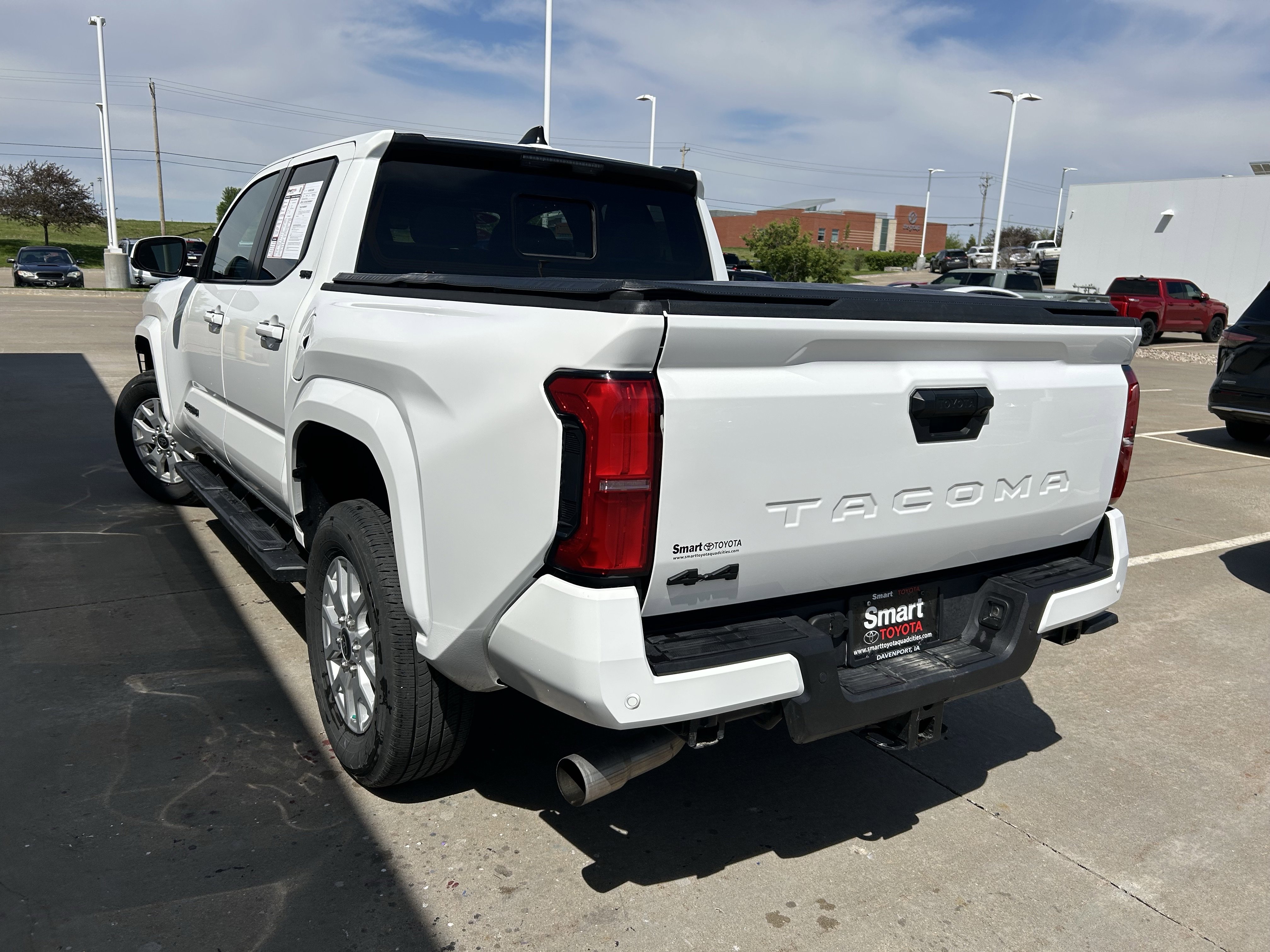 Certified 2025 Toyota Tacoma SR5 w/ SR5 Upgrade Package AWD/4WD image 4