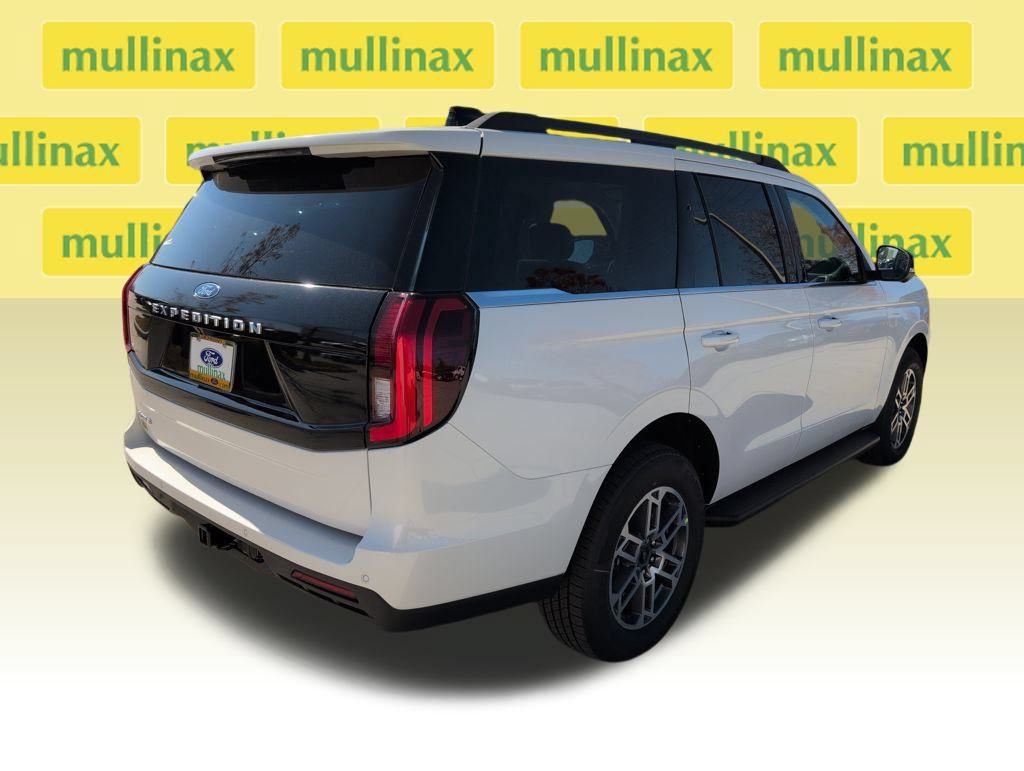 New 2026 Ford Expedition Active RWD image 3