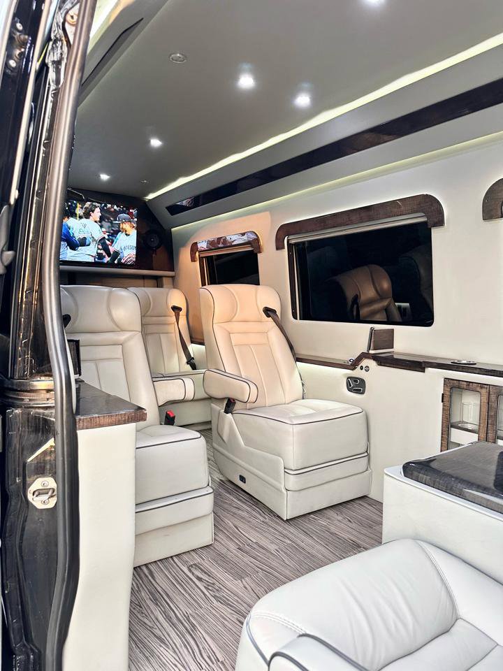Used 2015 Mercedes-Benz Sprinter 2500 w/ Active Safety Plus Package image 87