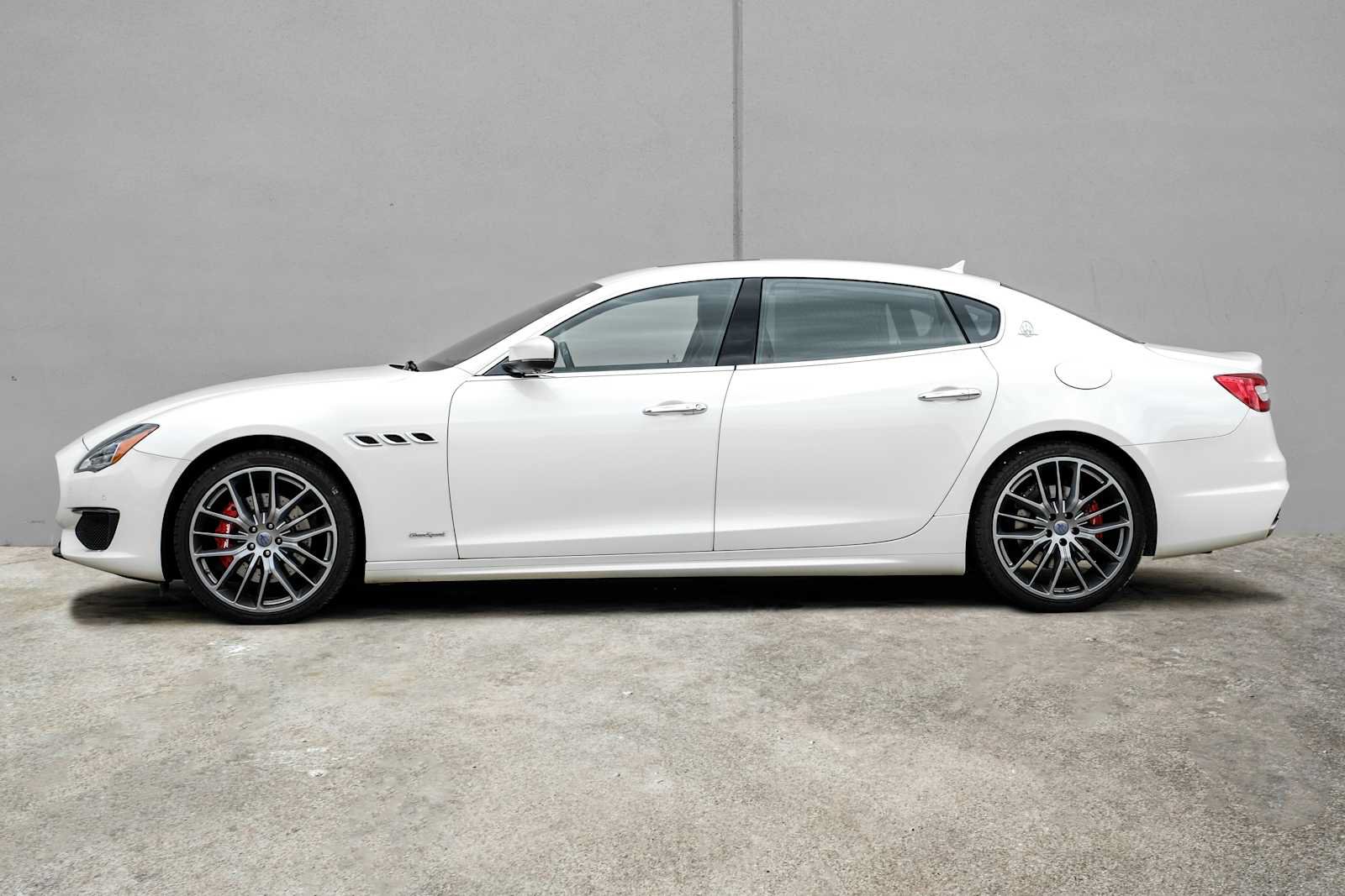 Used 2018 Maserati Quattroporte S GranSport Q4 AWD/4WD image 12