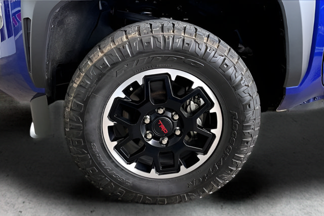 Used 2025 Toyota Tacoma TRD Off-Road AWD/4WD image 28
