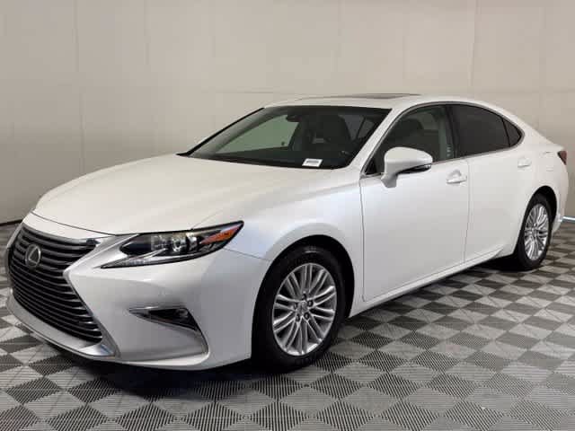 Used 2017 Lexus ES 350 w/ Premium Package FWD image 2