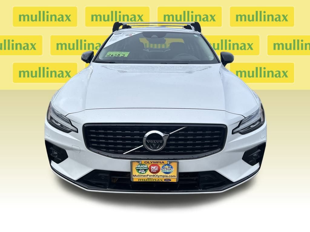 Used 2022 Volvo S60 B5 Momentum w/ Advanced Package image 15