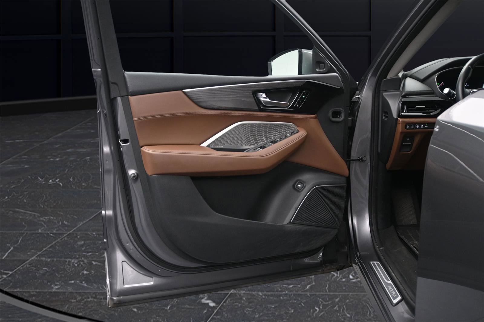 Certified 2023 Acura MDX SH-AWD w/ Advance Package image 9