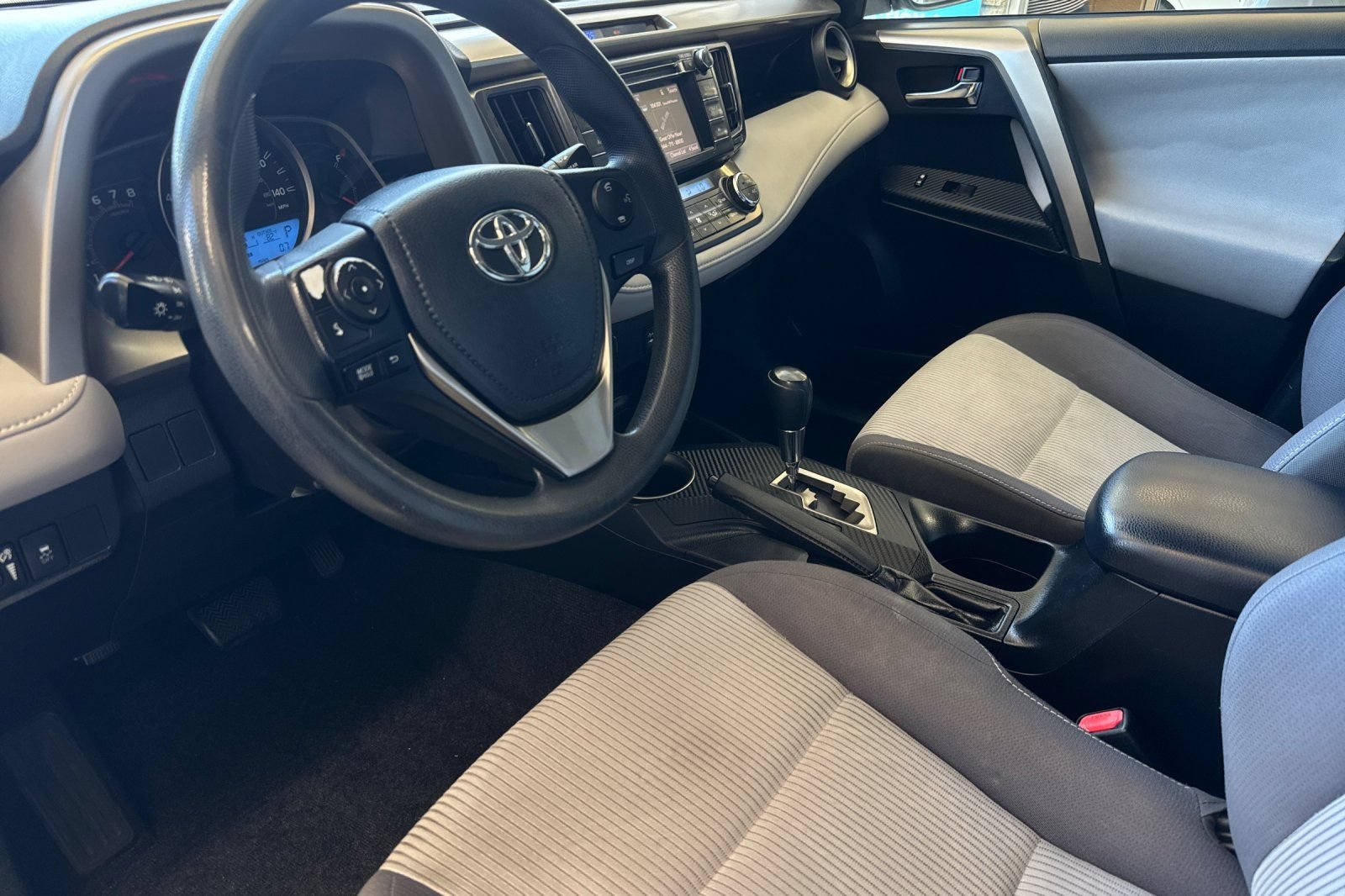 Used 2015 Toyota RAV4 XLE FWD image 10