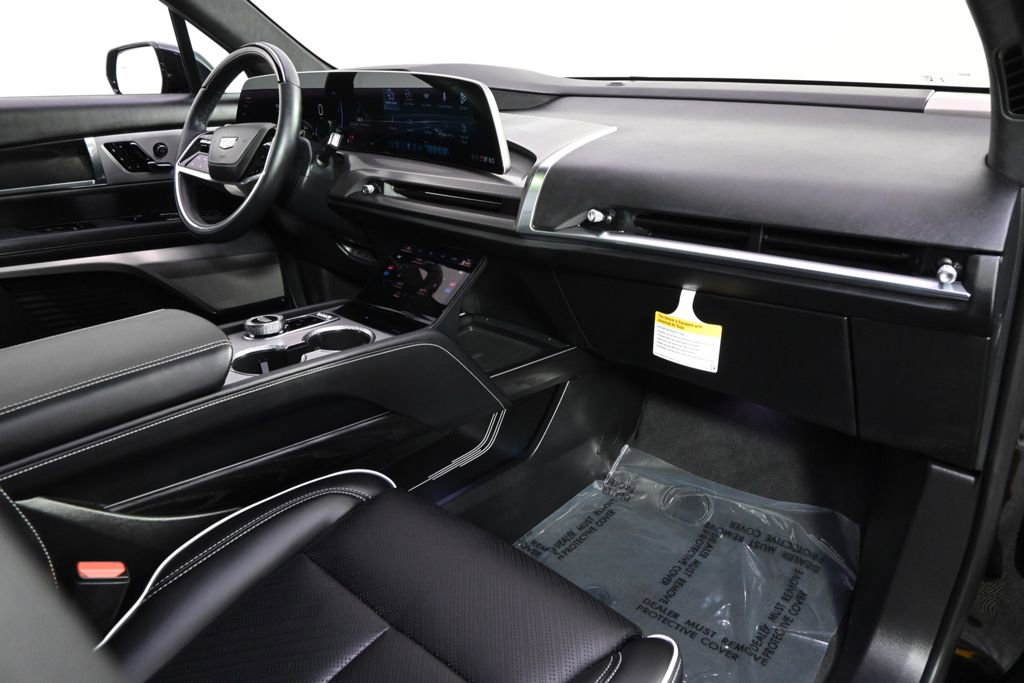 Certified 2026 Cadillac Vistiq Platinum w/ LPO, Floor Liner Package AWD/4WD image 15