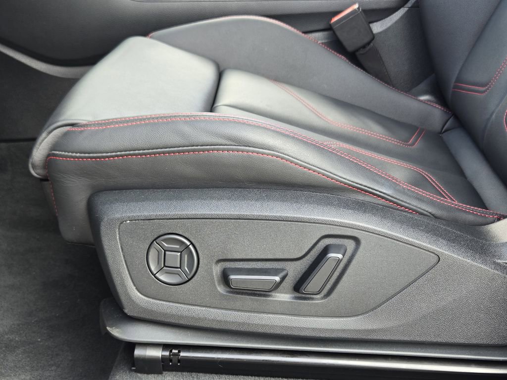 Certified 2025 Audi Q3 2.0T Premium Plus w/ Premium Plus Package image 32