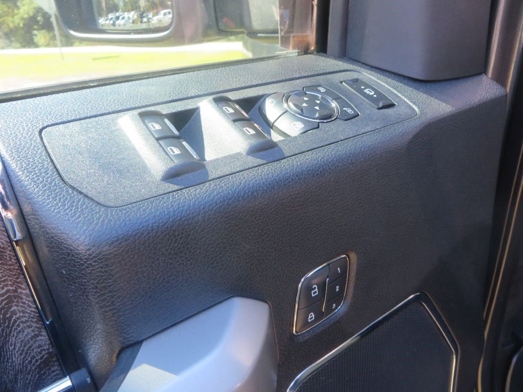 Used 2019 Ford F250 Lariat w/ Lariat Value Package image 12