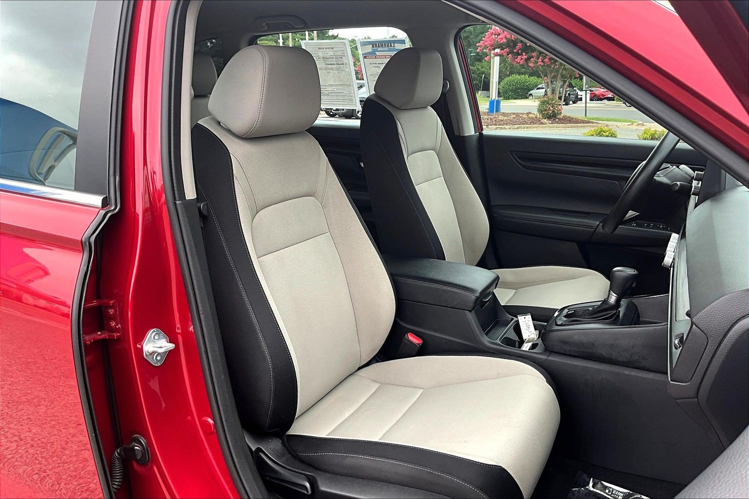 Used 2023 Honda CR-V LX image 7