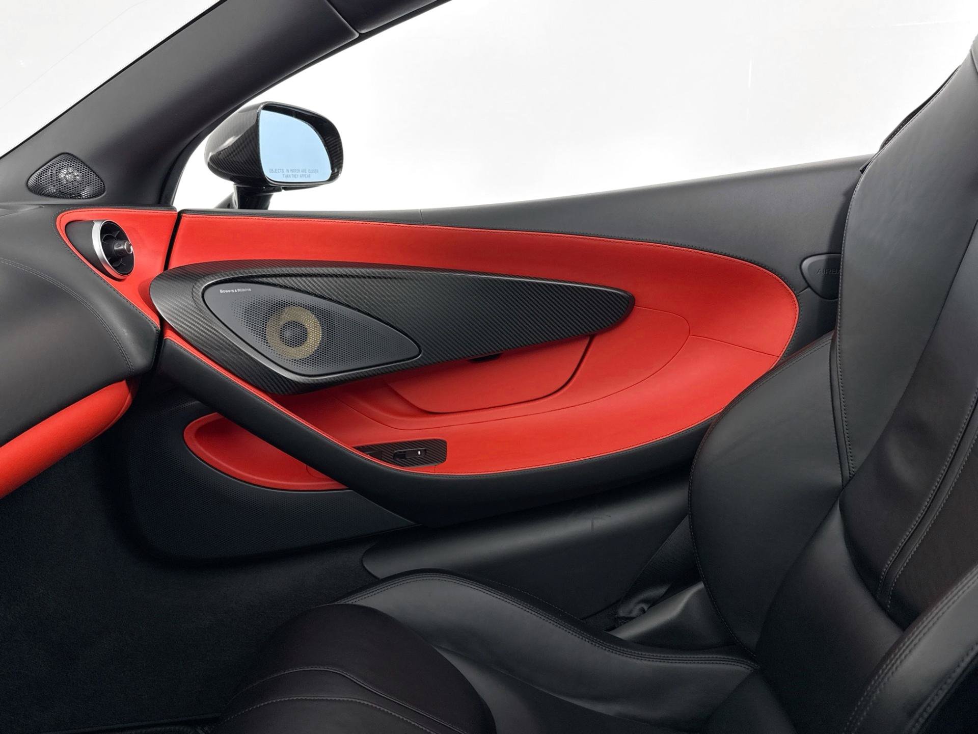 Used 2020 McLaren 600LT Spider RWD image 31