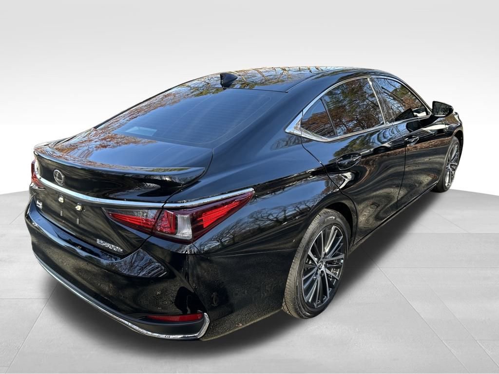 Used 2023 Lexus ES 300h w/ Premium Package image 5