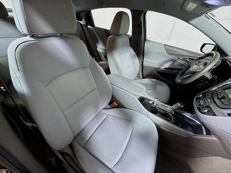 Used 2017 Chevrolet Malibu LT FWD image 25