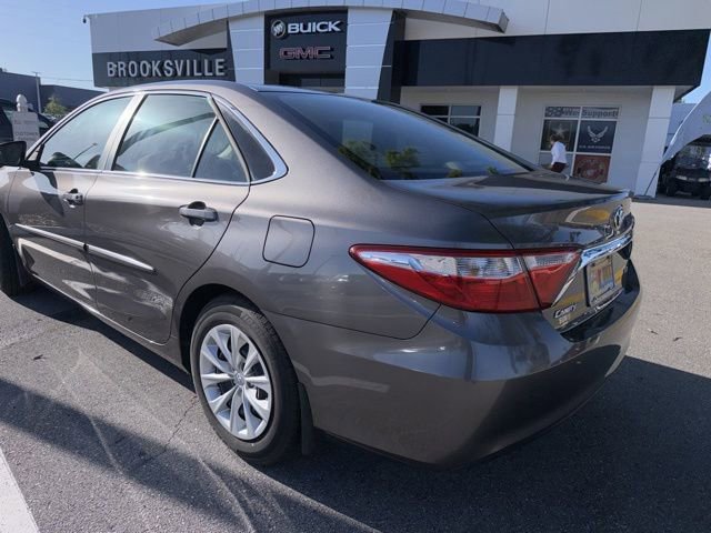 Used 2016 Toyota Camry LE image 5