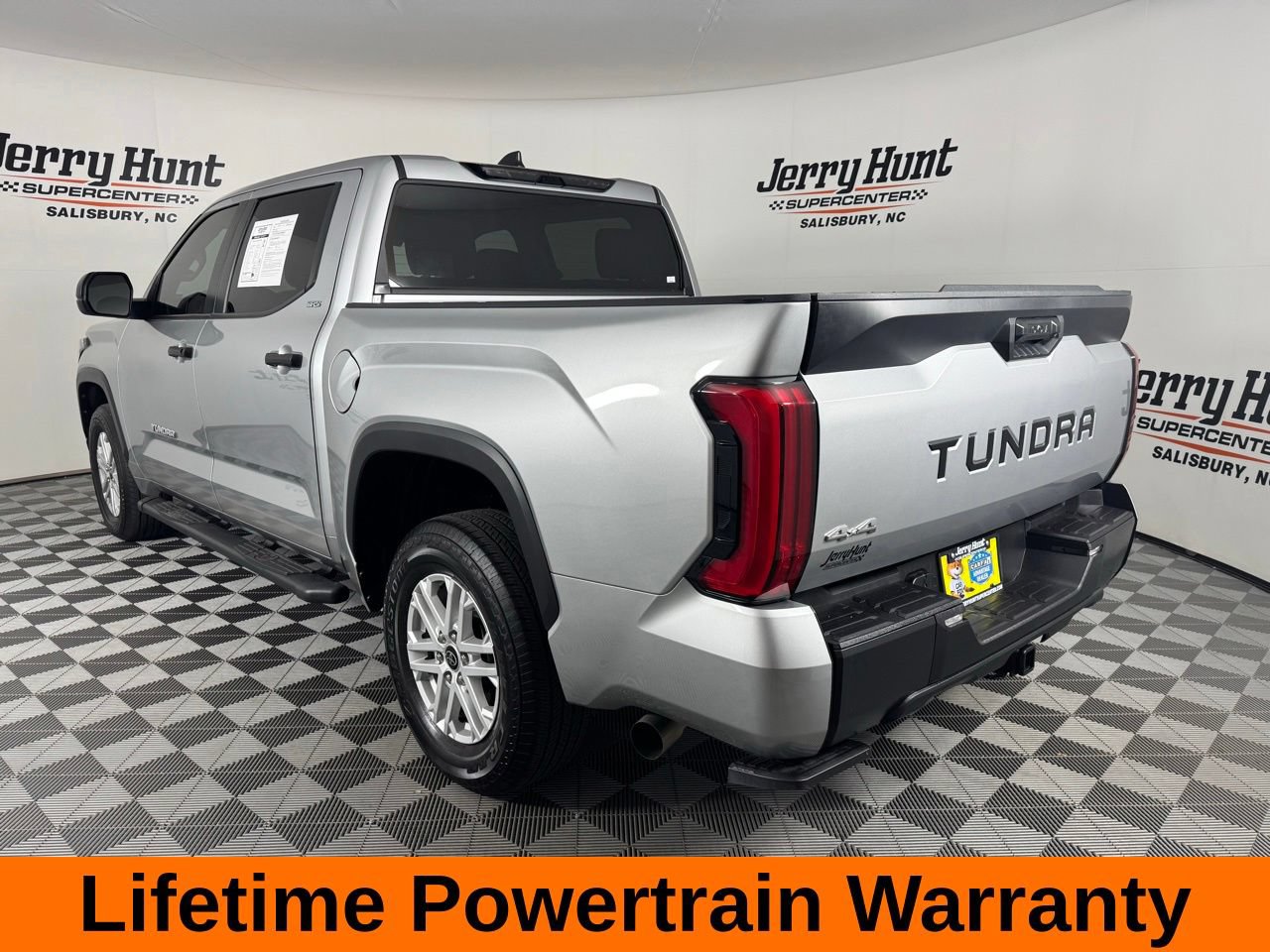 Used 2024 Toyota Tundra SR5 AWD/4WD image 9