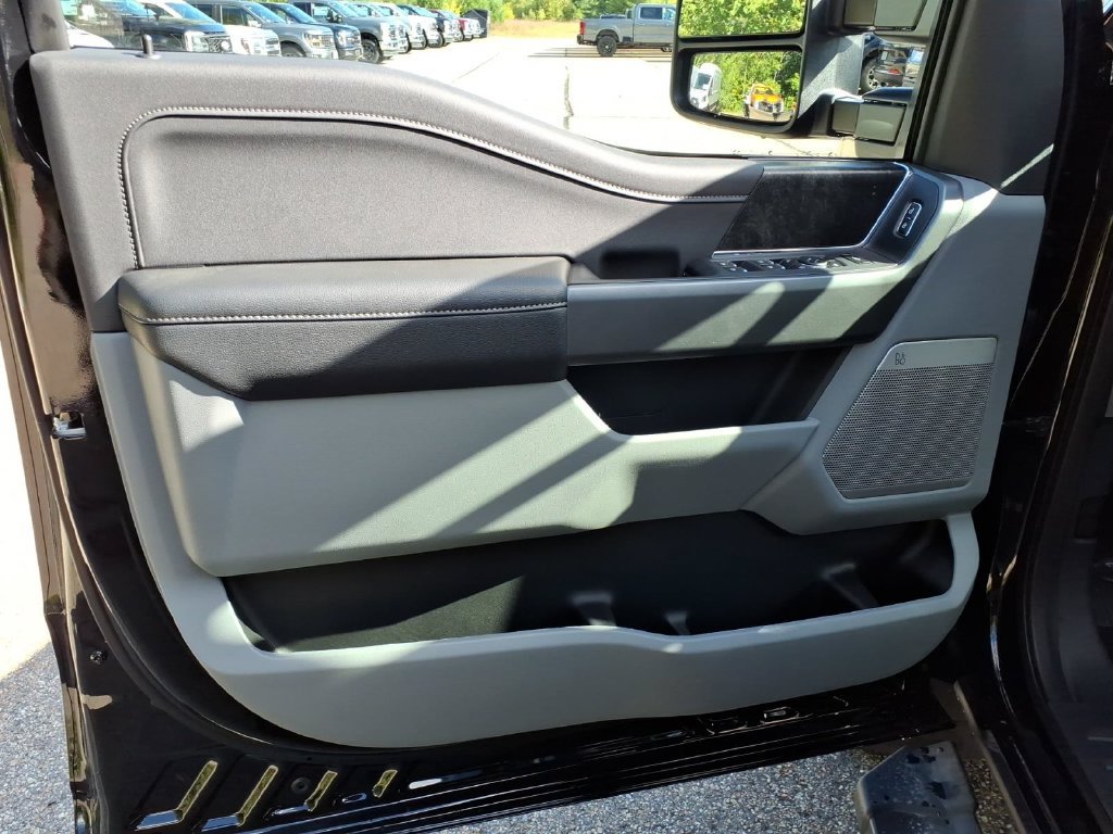 New 2026 Ford F250 XLT w/ XLT Premium Package AWD/4WD image 18
