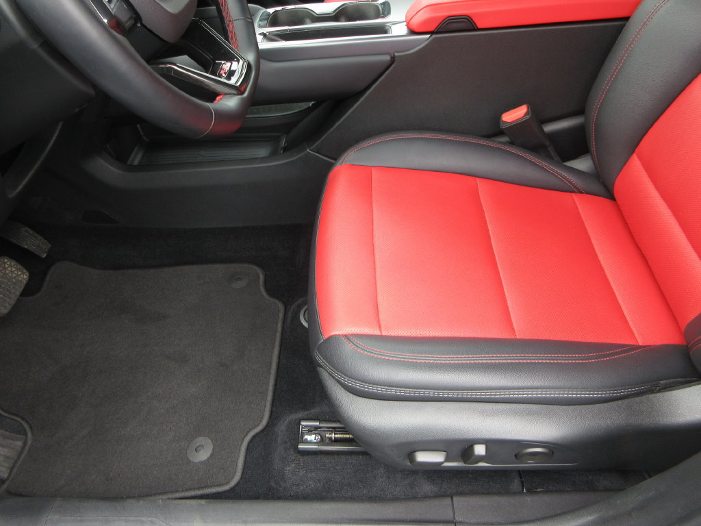Used 2024 Chevrolet Equinox EV RS w/ Active Safety Package 3 FWD image 22
