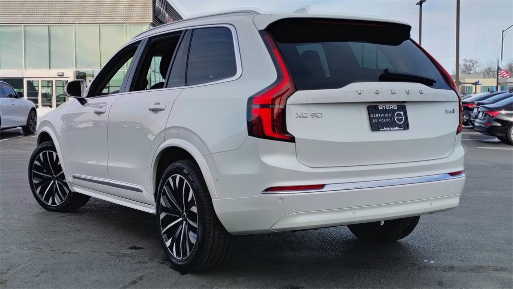 Certified 2025 Volvo XC90 B6 Plus image 4