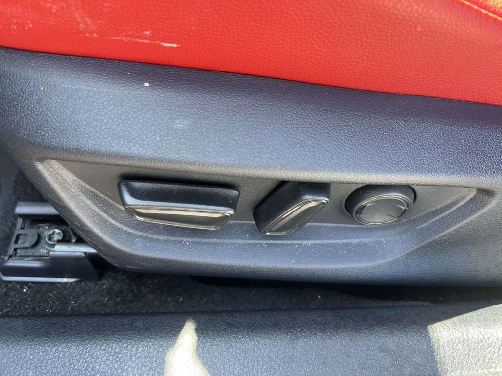 Used 2025 Toyota Camry LE AWD/4WD image 19