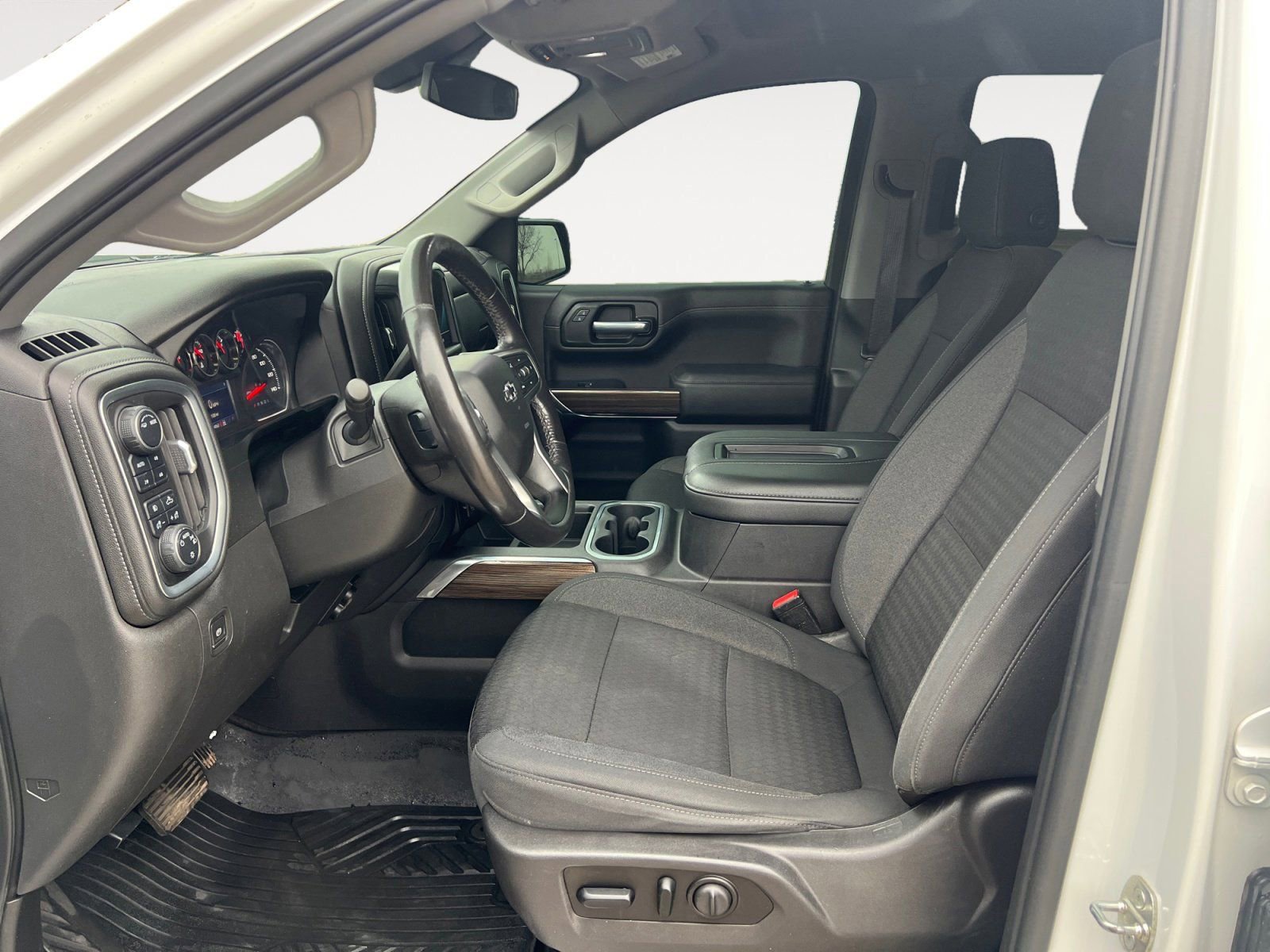 Used 2021 Chevrolet Silverado 1500 LT Trail Boss w/ LPO, Dark Essentials Package image 9