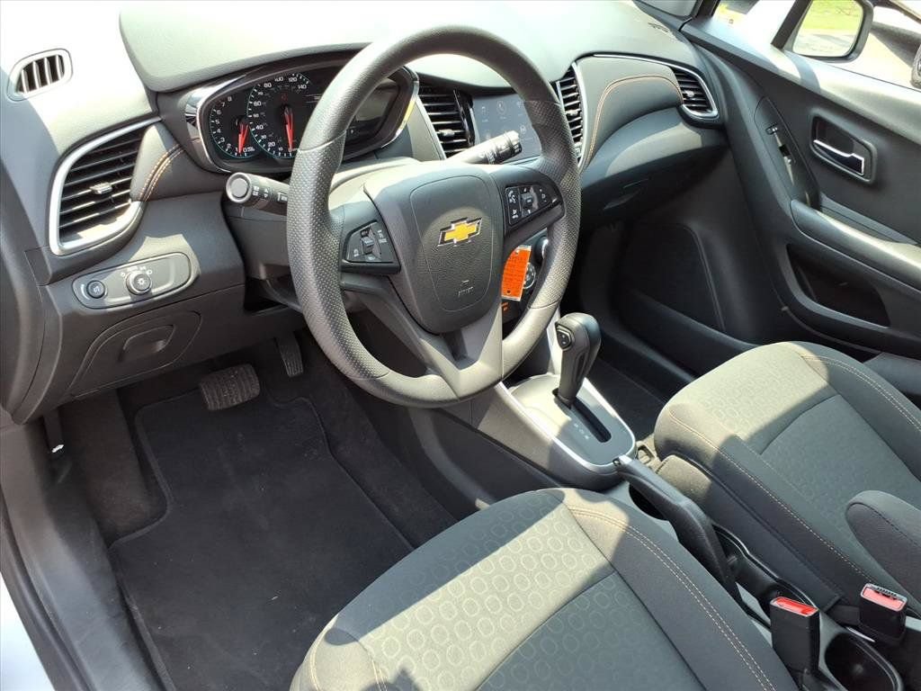 Used 2022 Chevrolet Trax LS w/ Tint and Cruise Package AWD/4WD image 11