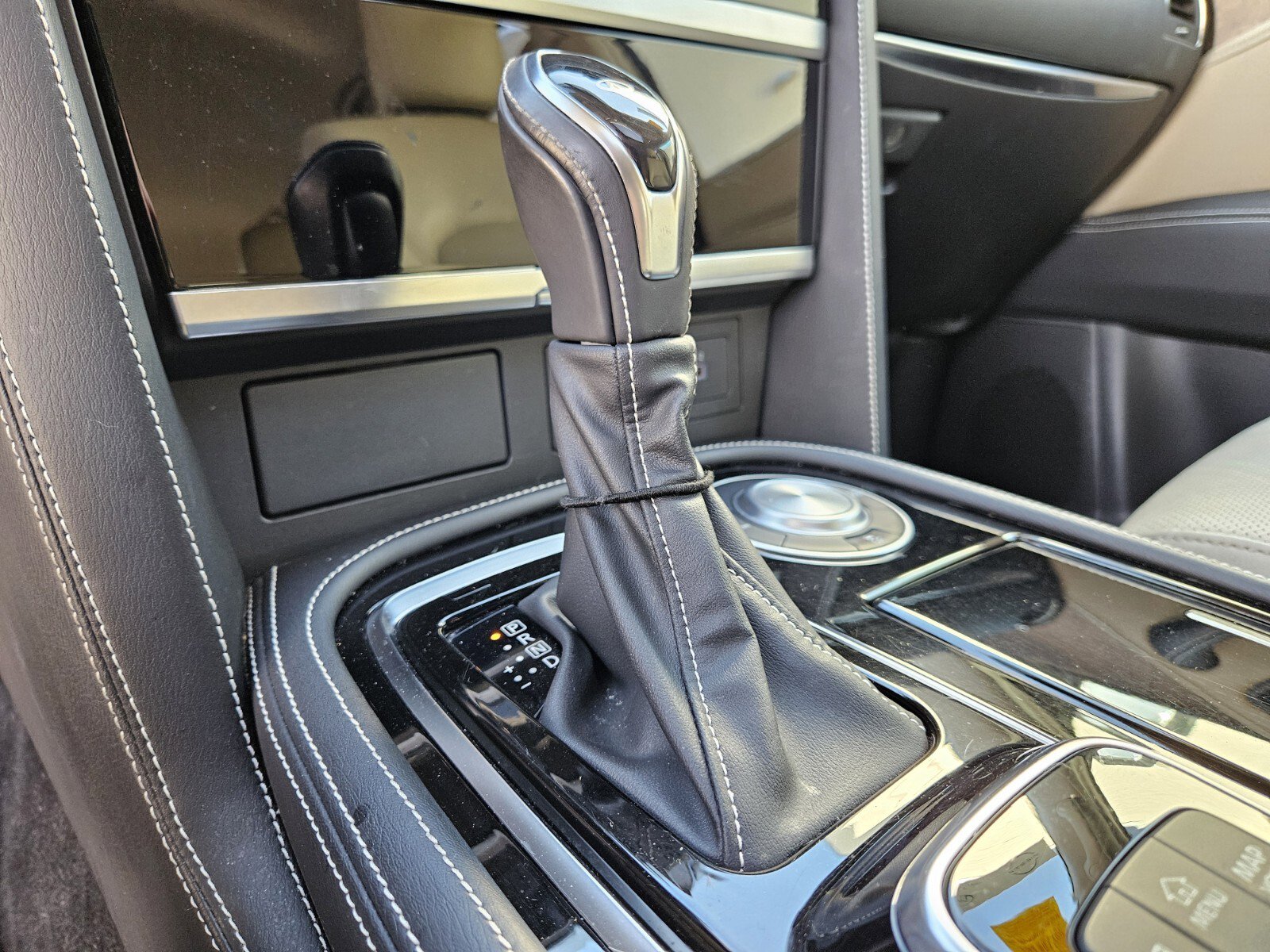 Used 2023 INFINITI QX80 Premium Select w/ All-Season Package image 23