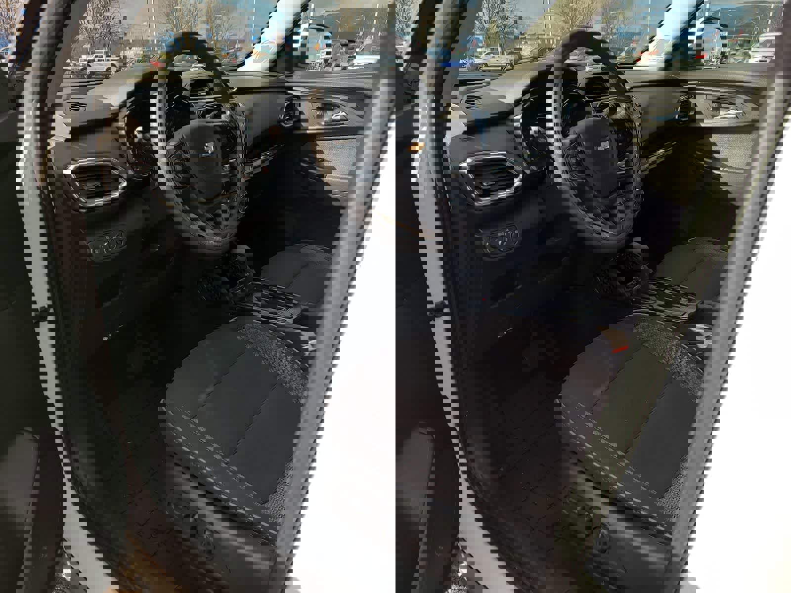 Used 2022 Chevrolet TrailBlazer LT w/ Convenience Package AWD/4WD image 10