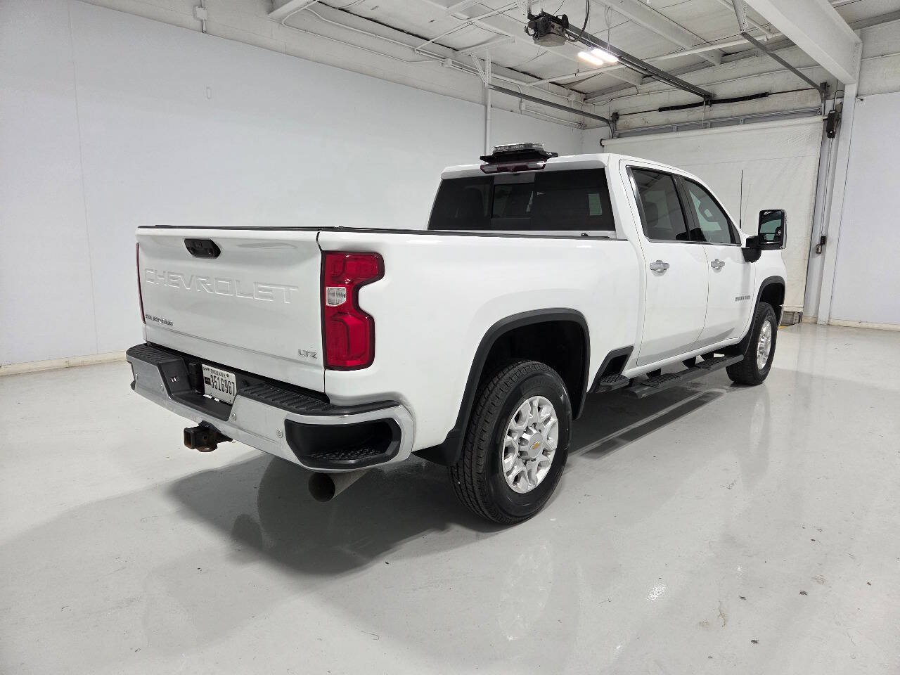 Used 2023 Chevrolet Silverado 2500 LTZ w/ LTZ Convenience Package AWD/4WD image 8