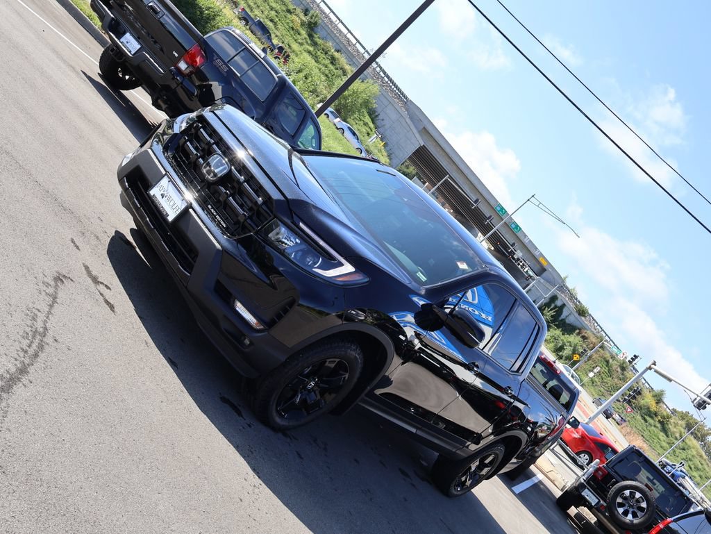 Certified 2025 Honda Ridgeline Black Edition image 3