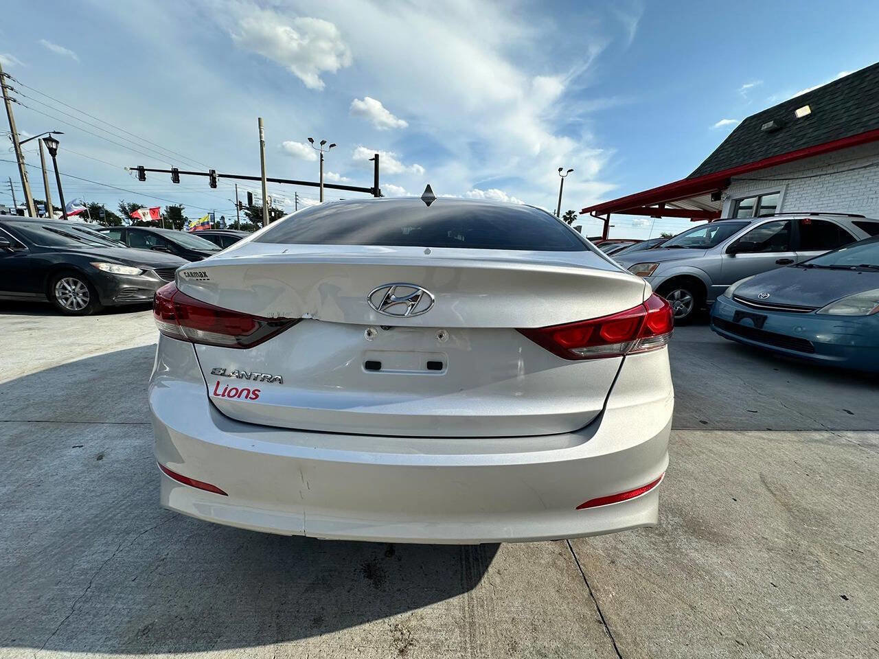 Used 2018 Hyundai Elantra Value Edition FWD image 4