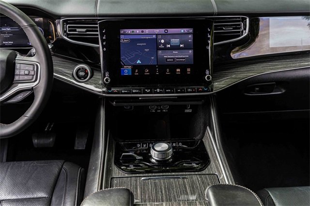 Used 2022 Jeep Wagoneer Series III w/ Flexible Seating Group image 10