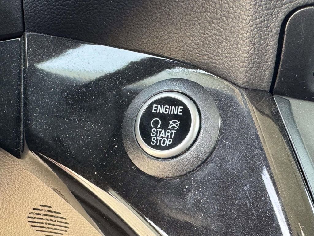 Used 2017 Ford C-MAX Titanium w/ Equipment Group 301A image 8