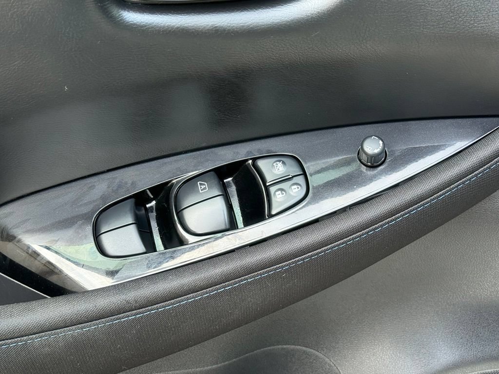 Used 2021 Nissan Leaf SV w/ SV Technology Package FWD image 15