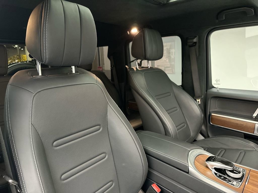 Used 2024 Mercedes-Benz G 550 image 6