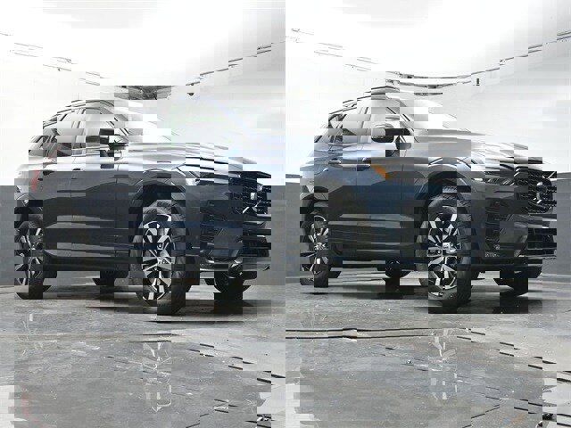 New 2025 Volvo XC60 B5 Core image 40