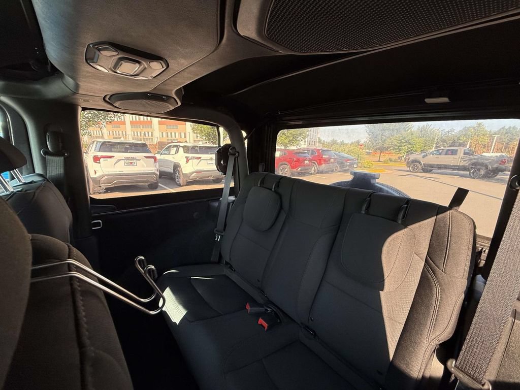 Used 2021 Jeep Wrangler Sport AWD/4WD image 17
