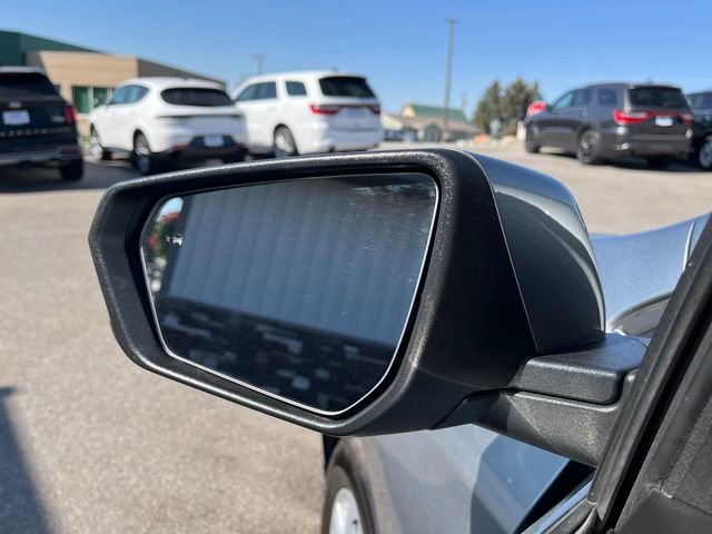 Used 2023 Chevrolet Equinox LT w/ Driver Convenience Package AWD/4WD image 26