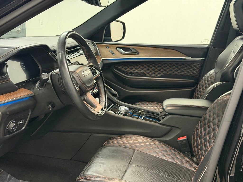 Used 2021 Jeep Grand Cherokee L Summit w/ Luxury Tech Group V image 29