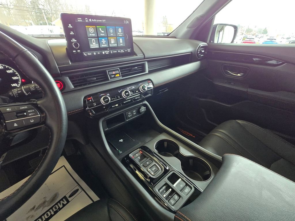 Used 2024 Honda Pilot TrailSport image 18