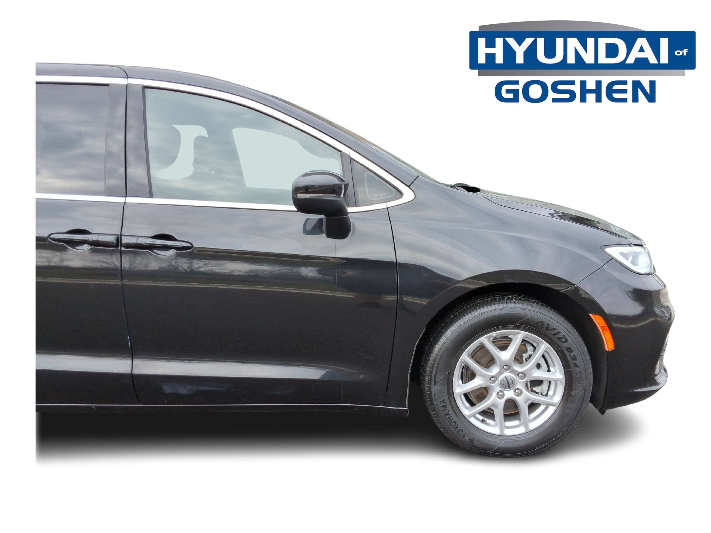 Used 2023 Chrysler Pacifica Touring FWD image 10