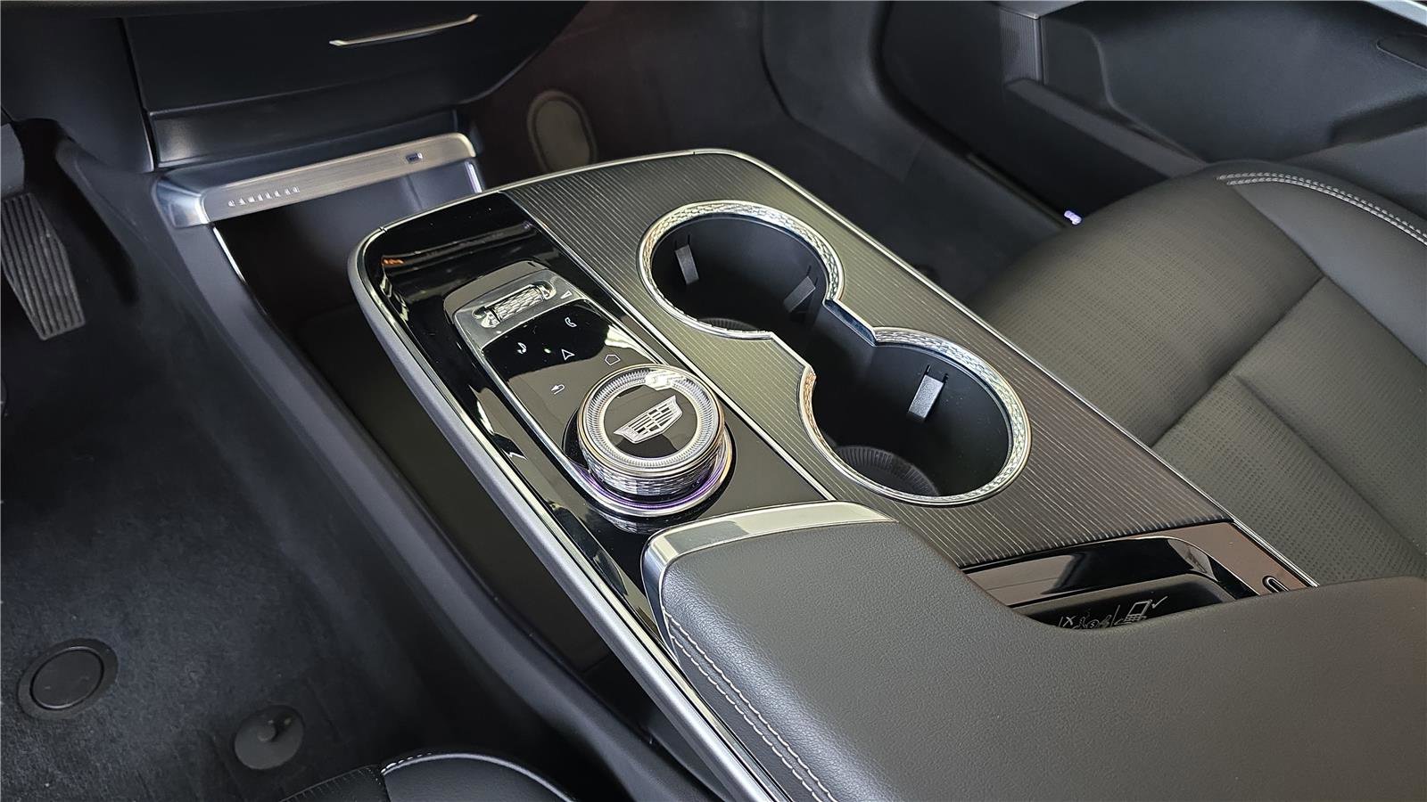 Used 2025 Cadillac Lyriq Luxury w/ LPO, Floor Liner Package image 24