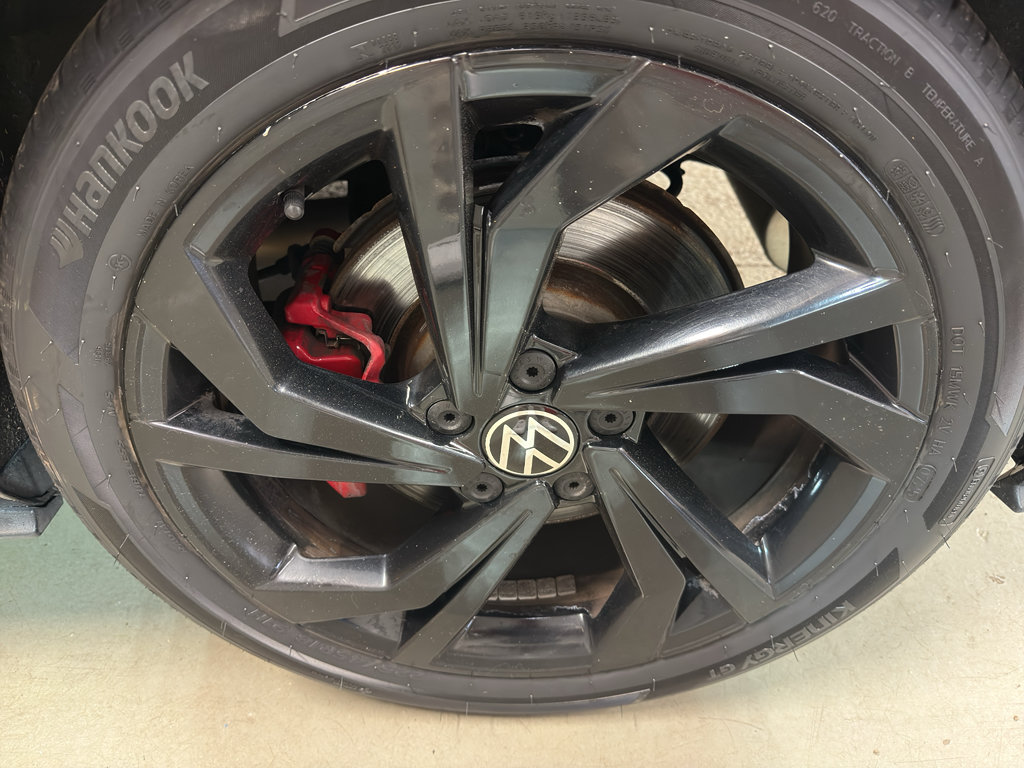 Used 2021 Volkswagen GTI SE FWD image 32